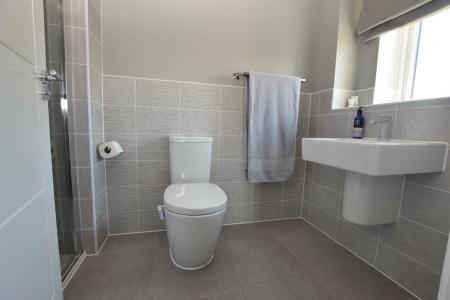 Contemporary En-Suite Shower Room