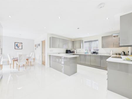 Spacious Dining Area