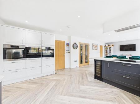 Fabulous Open Plan Living Kitchen