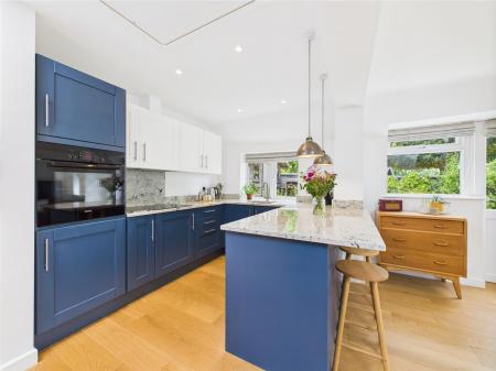 High Specification Fitted Kitchen