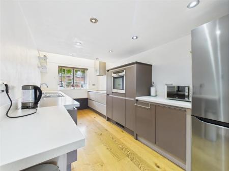 Fitted Kitchen
