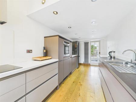 Fitted Kitchen
