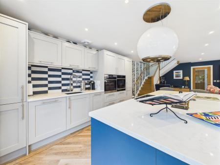Kitchen/Dining Area