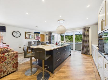Kitchen/Dining Area