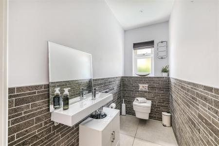 Large Fitted Guest Cloakroom