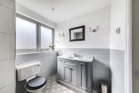 Superbly Appointed En-Suite Shower Room