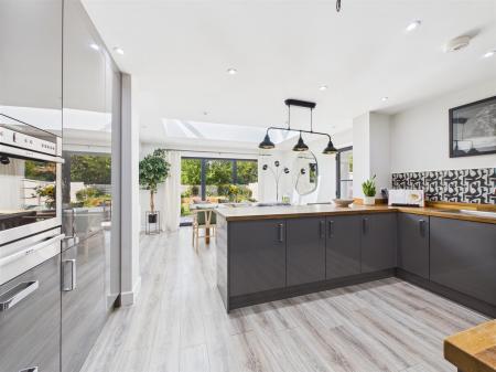 Living/Dining Kitchen
