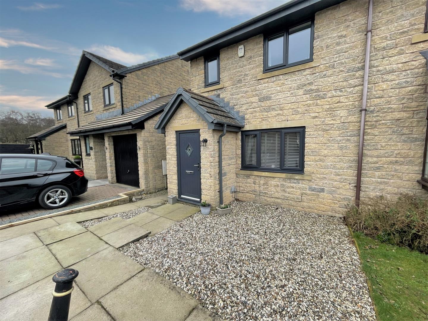 2 bedroom End of Terrace House for sale in Whalley