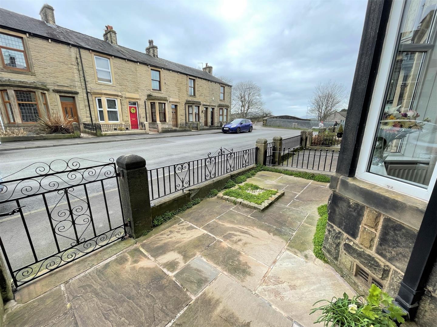 2 bedroom Terraced House for sale in Clitheroe