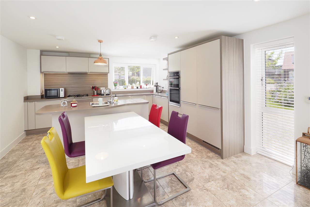 3 bedroom Detached House for sale in Hawkinge