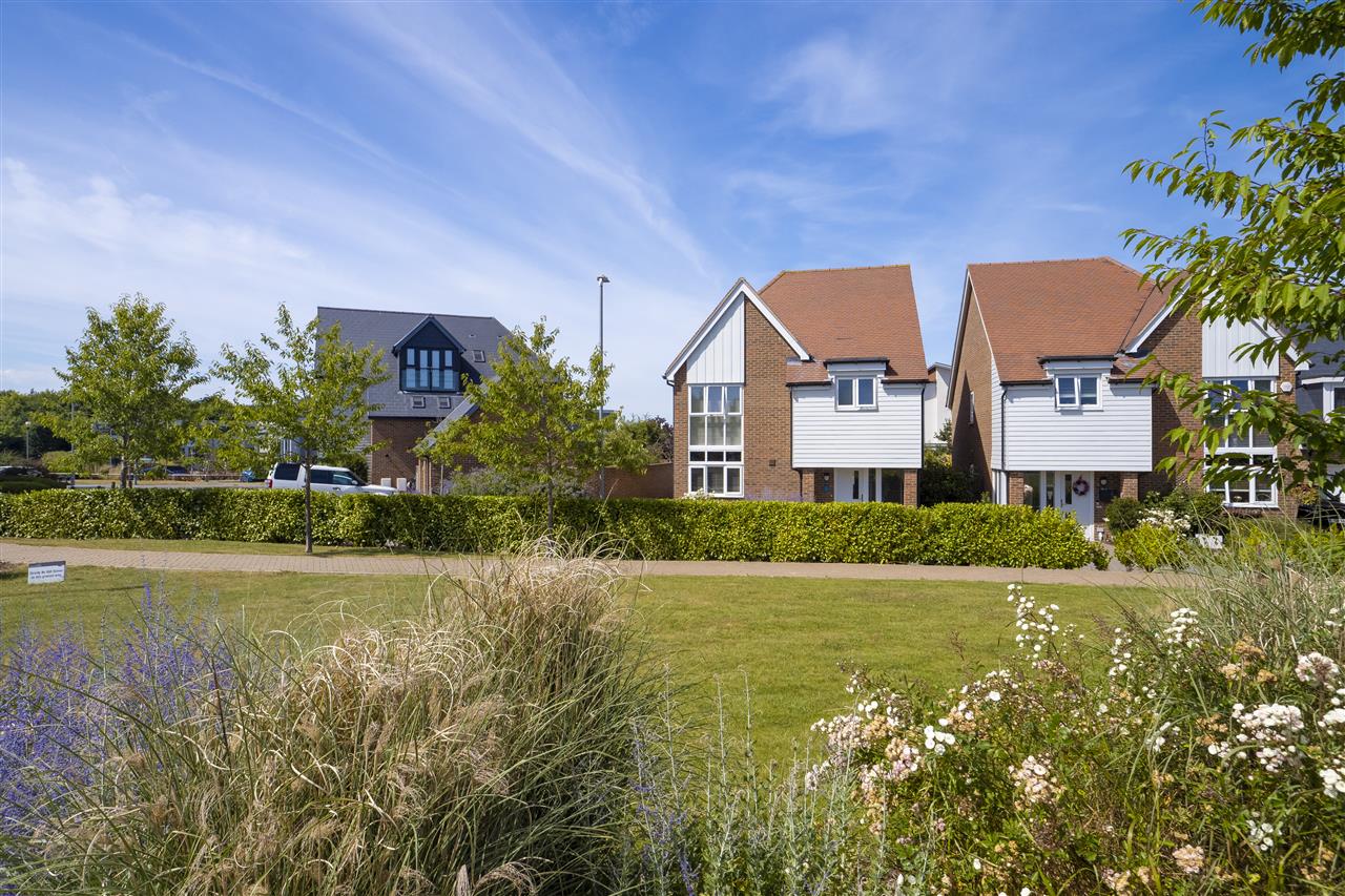 3 bedroom Detached House for sale in Hawkinge