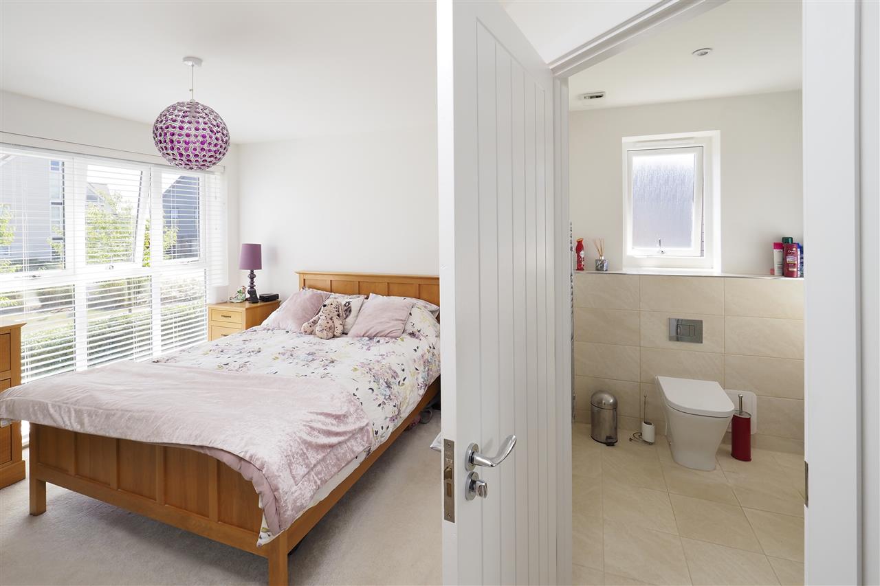 3 bedroom Detached House for sale in Hawkinge