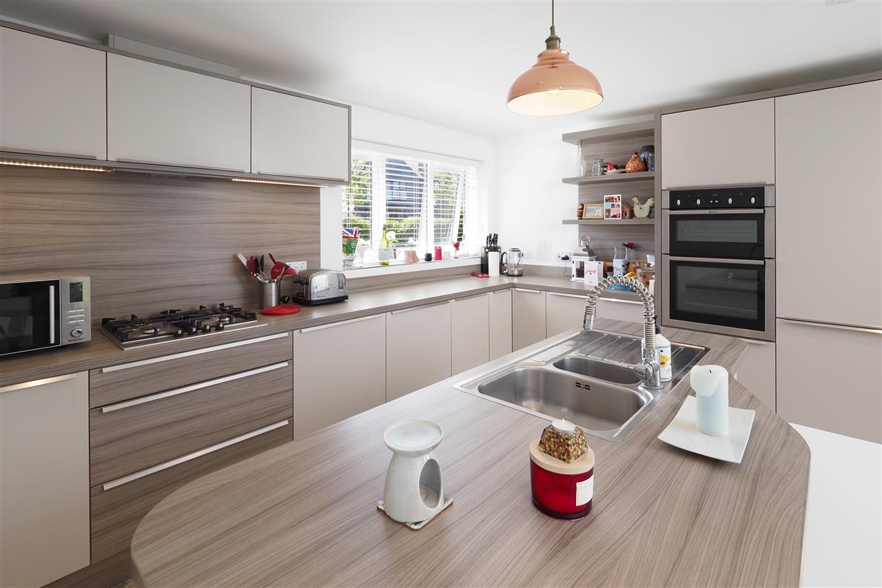 3 bedroom Detached House for sale in Hawkinge