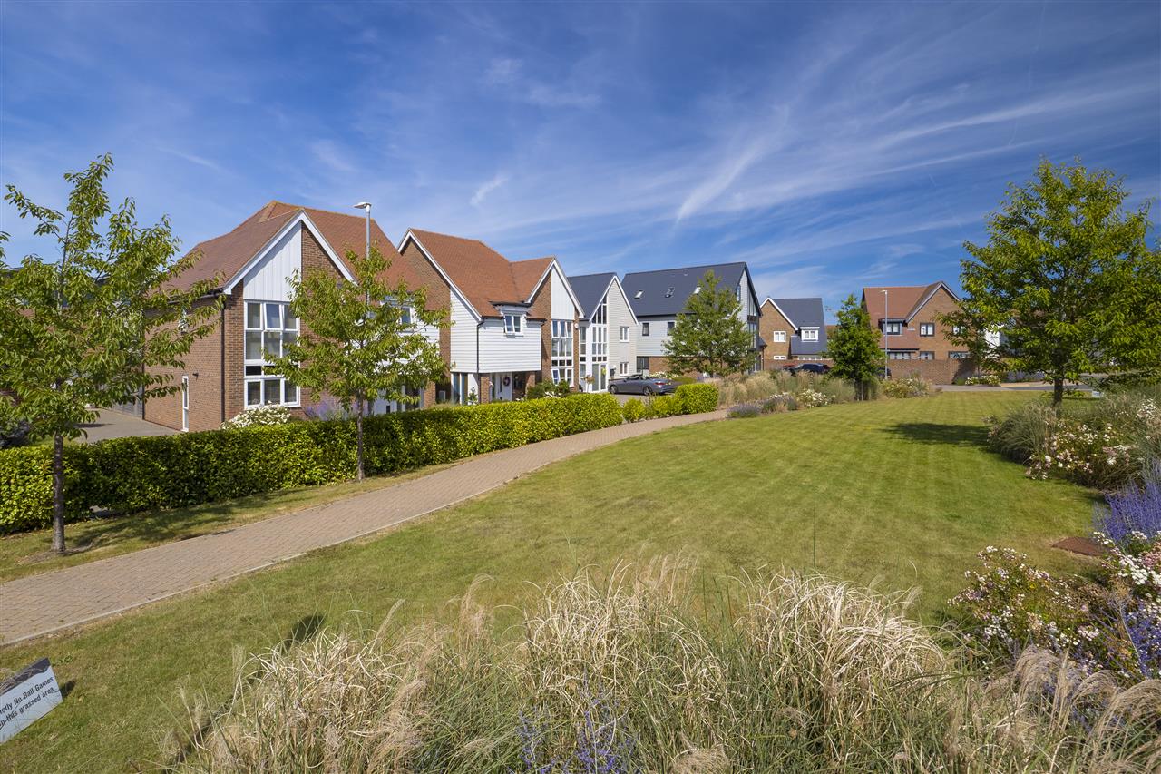 3 bedroom Detached House for sale in Hawkinge