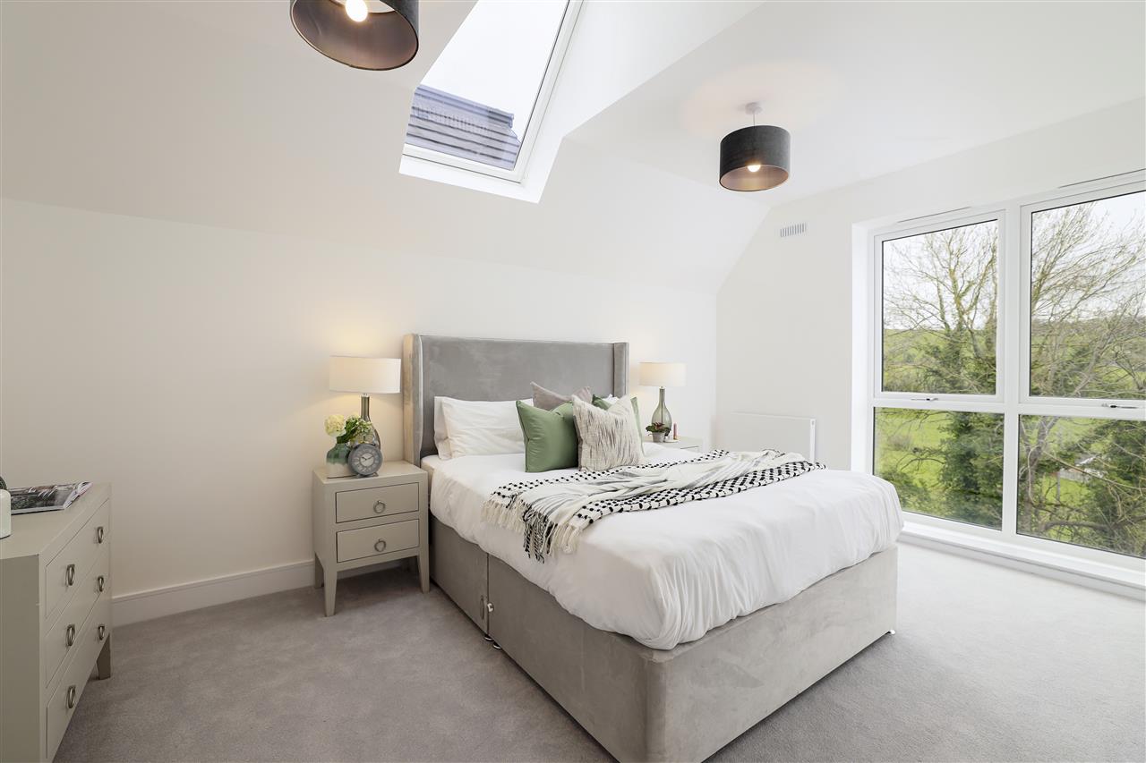 4 bedroom SemiDetached House for sale in Lydden Hills