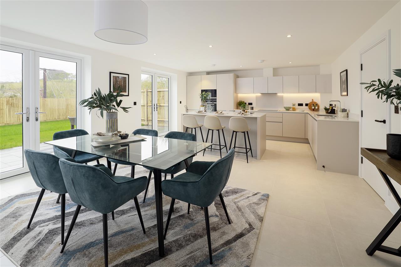 4 bedroom SemiDetached House for sale in Lydden Hills