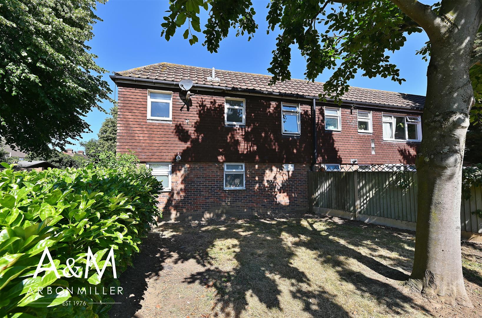 1 bedroom Flat for sale in Barkingside