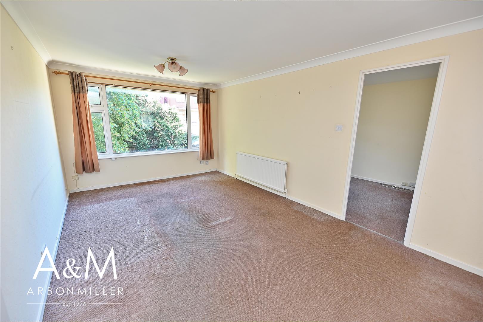 1 bedroom Flat for sale in Barkingside