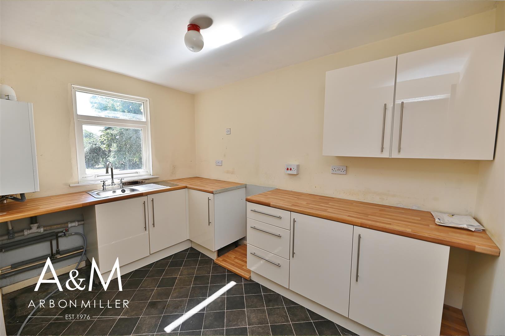 1 bedroom Flat for sale in Barkingside