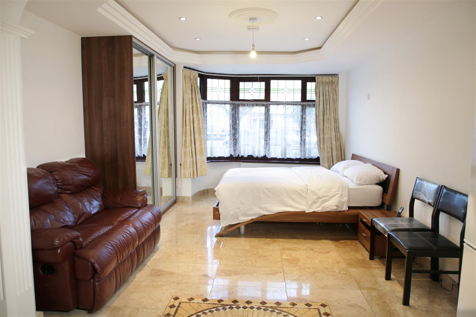 Studio Apartment for rent in BARKINGSIDE