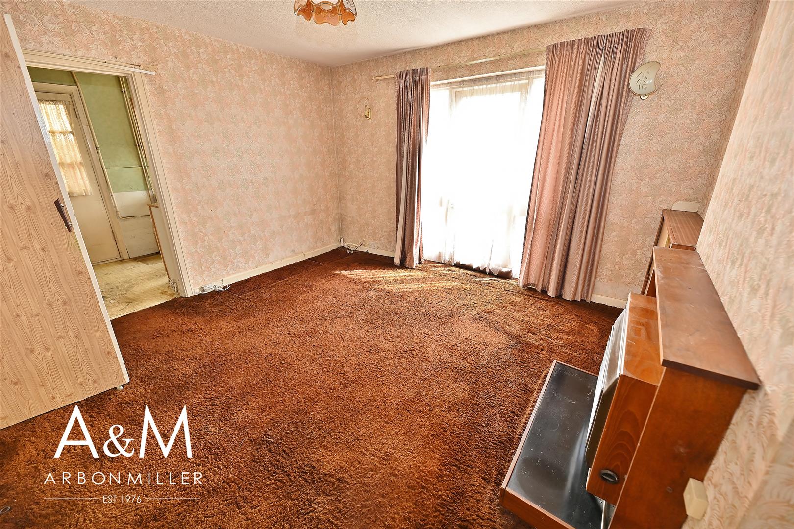 3 bedroom SemiDetached House for sale in Barkingside