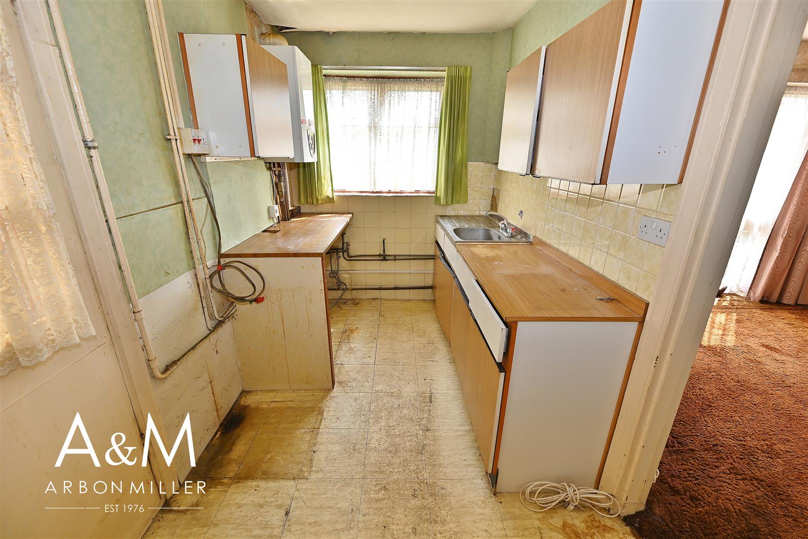 3 bedroom SemiDetached House for sale in Barkingside