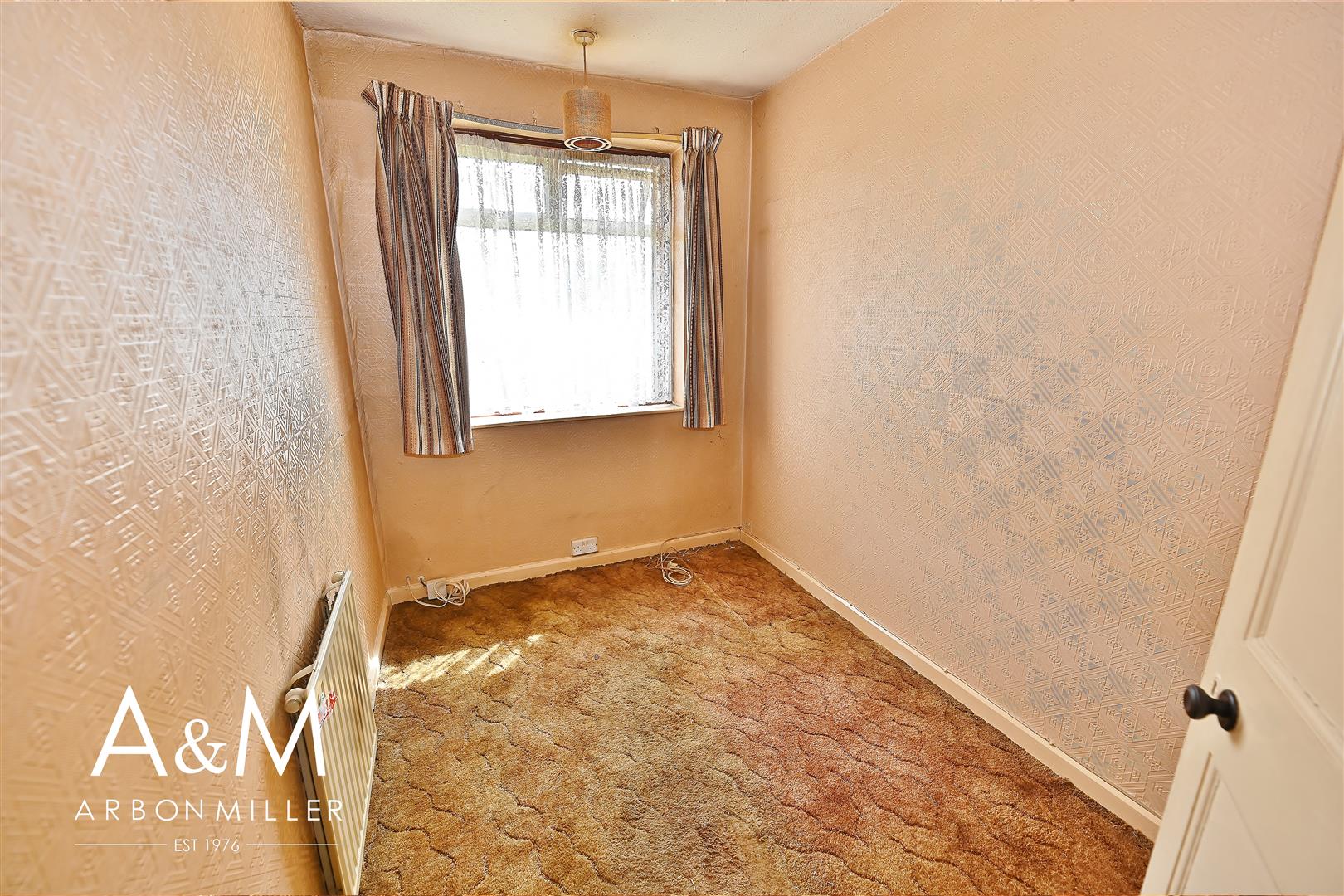 3 bedroom SemiDetached House for sale in Barkingside