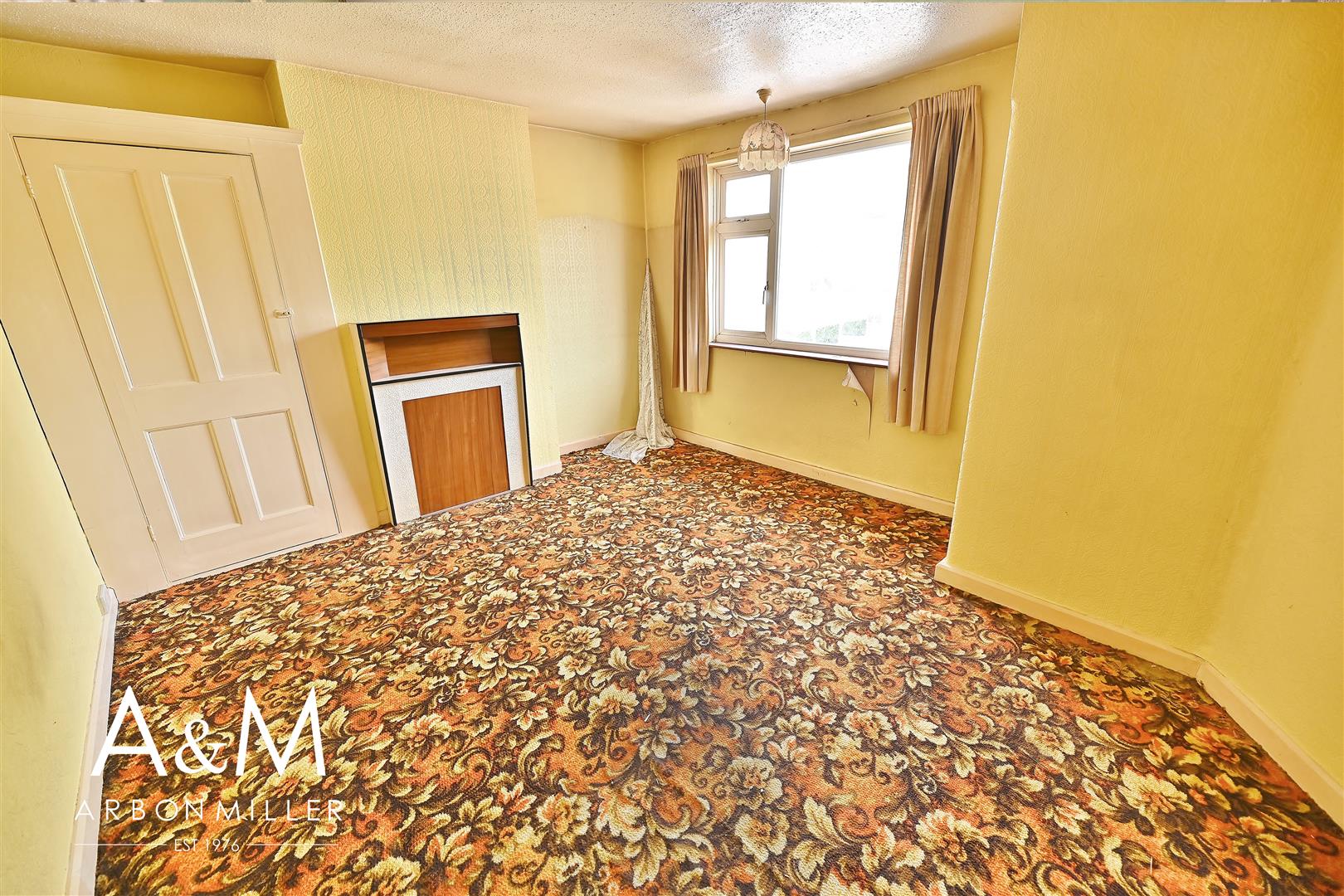 3 bedroom SemiDetached House for sale in Barkingside