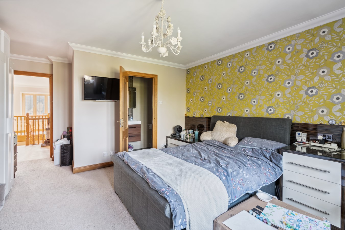 5 bedroom Detached House for sale in IVER