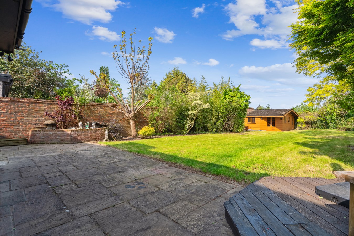 5 bedroom Detached House for sale in IVER