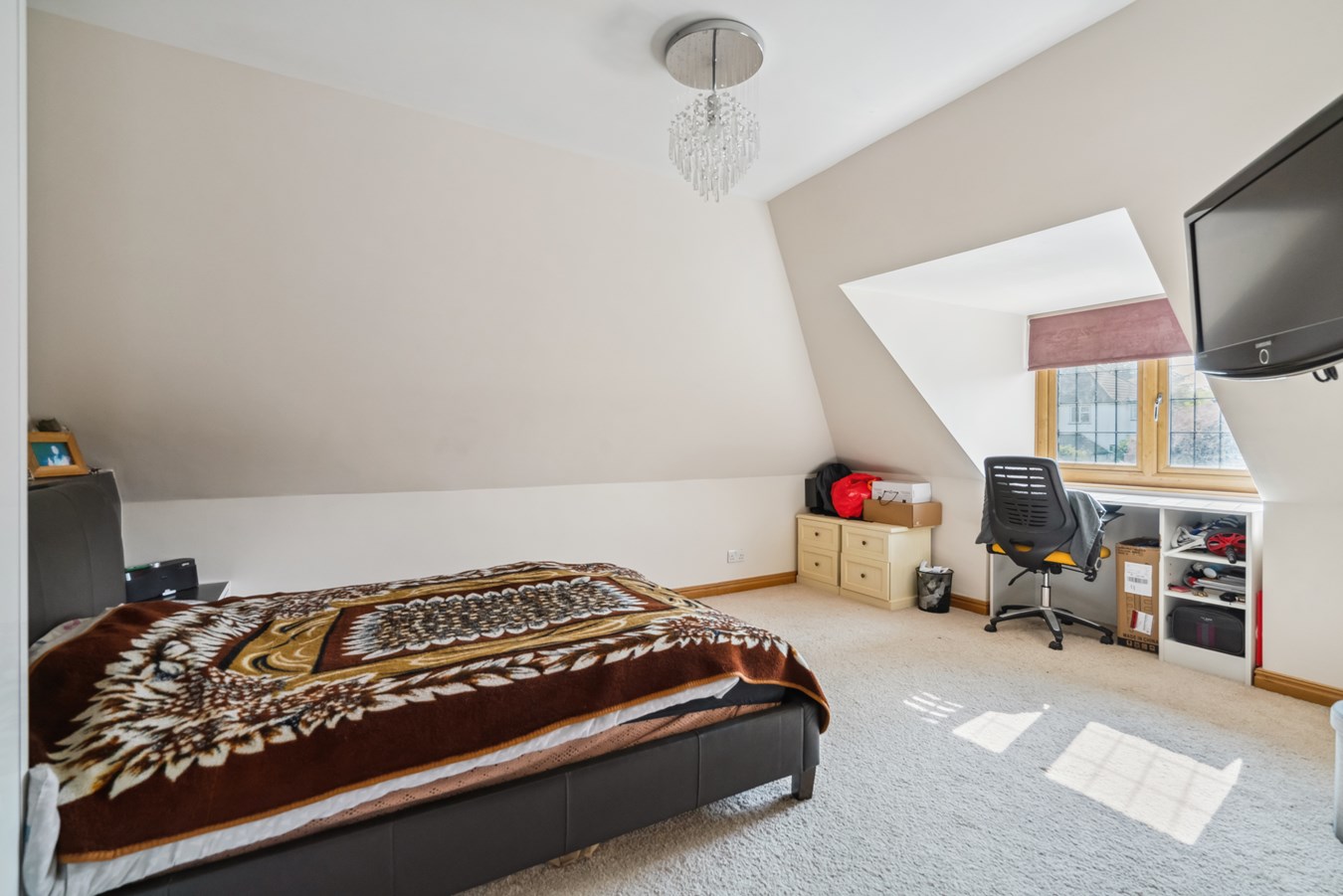 5 bedroom Detached House for sale in IVER