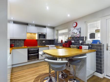 KITCHEN/ BREAKFAST ROOM