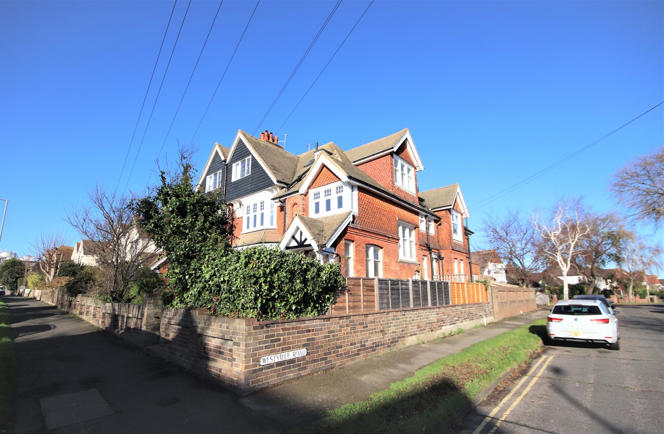 3 bedroom Flat for rent in BexhillonSea