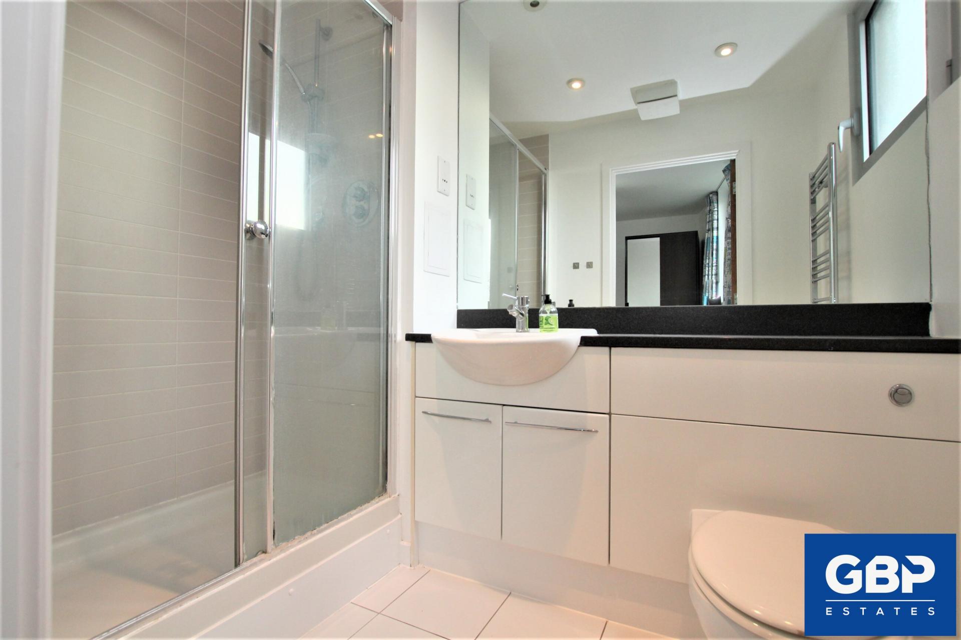 2 bedroom Apartment for rent in Romford