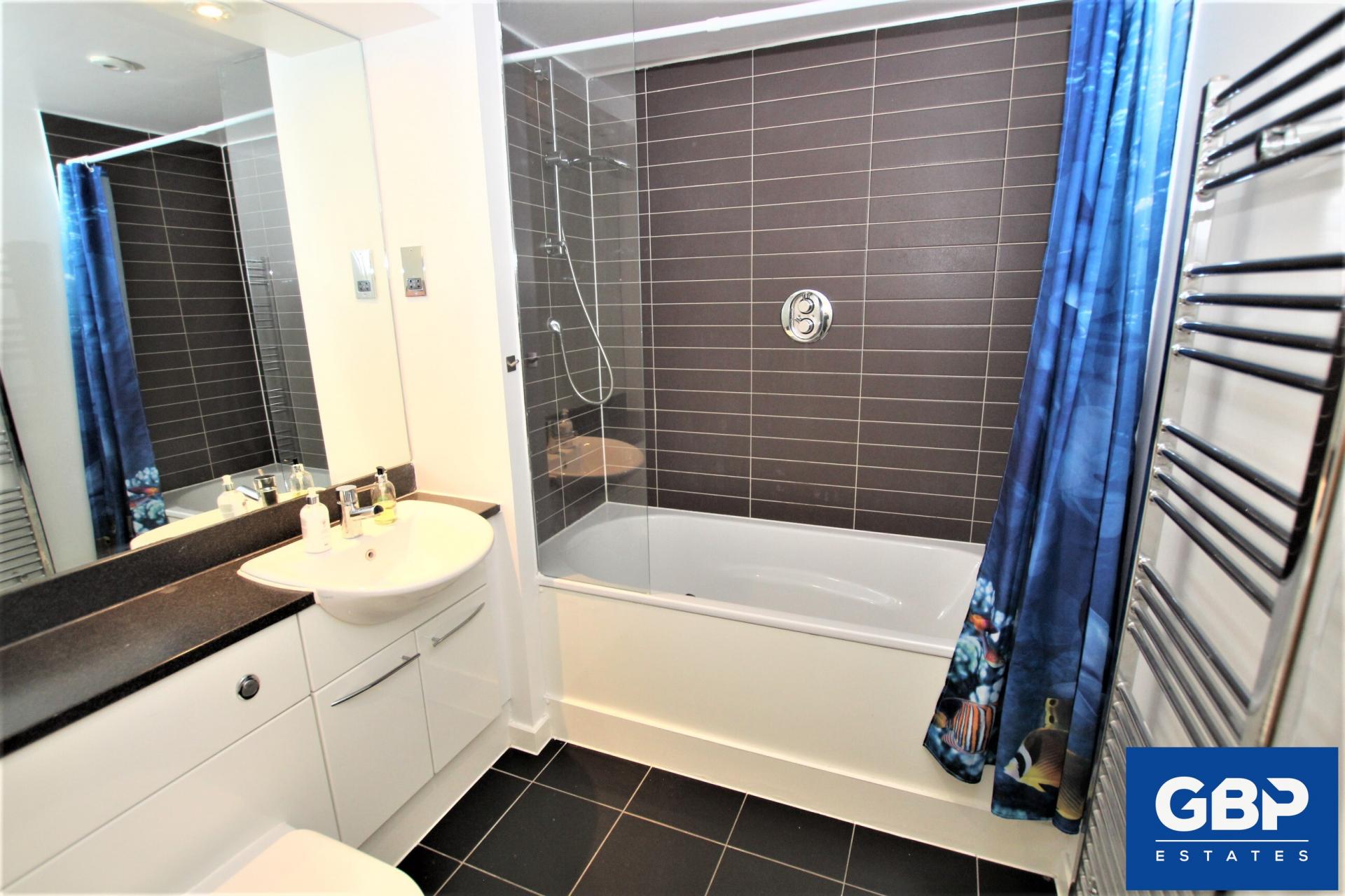 2 bedroom Apartment for rent in Romford