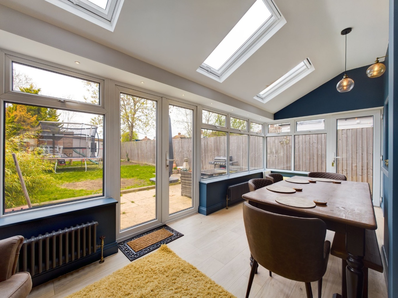 3 bedroom End of Terrace House for sale in Aylesbury