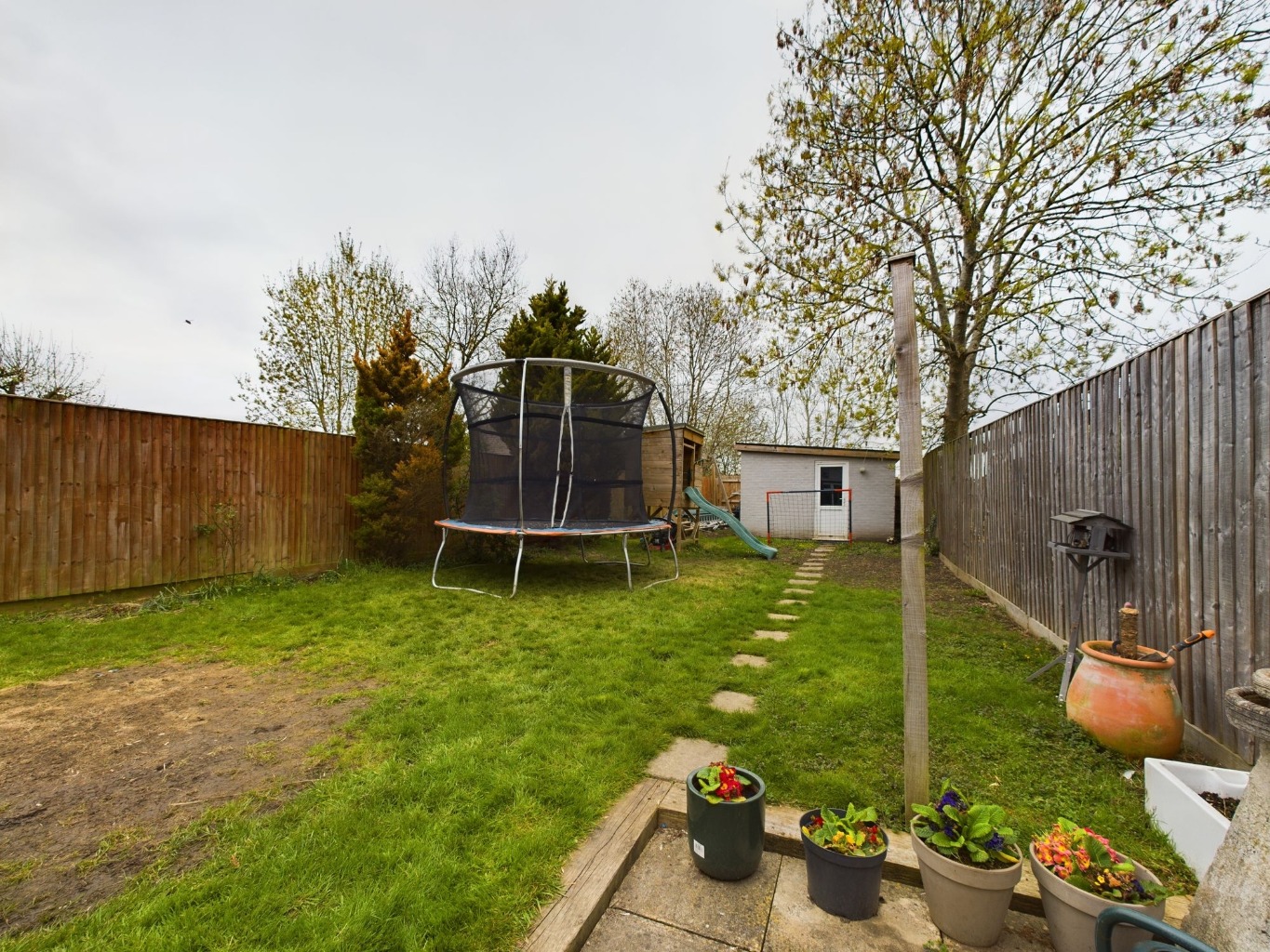 3 bedroom End of Terrace House for sale in Aylesbury