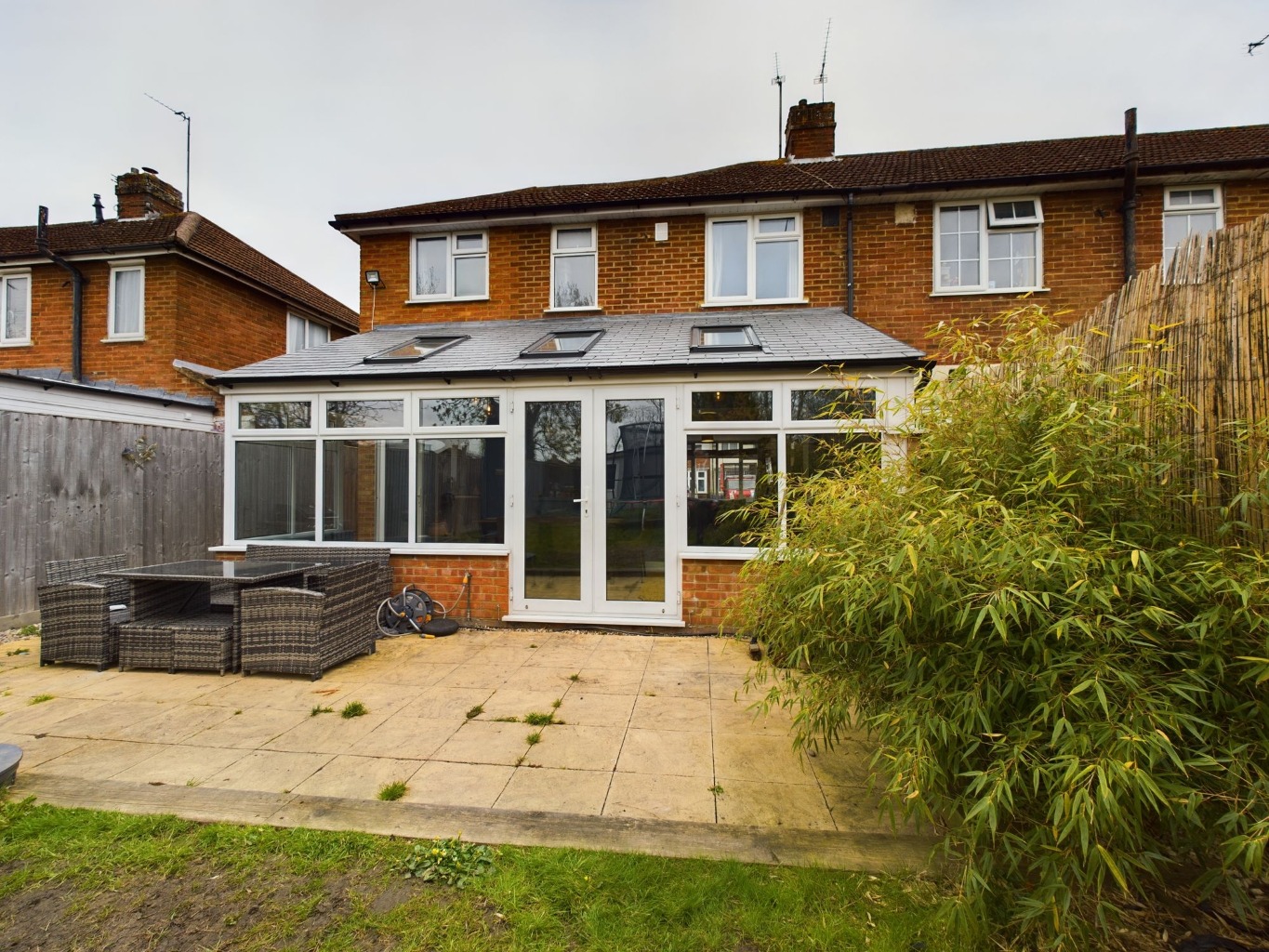 3 bedroom End of Terrace House for sale in Aylesbury