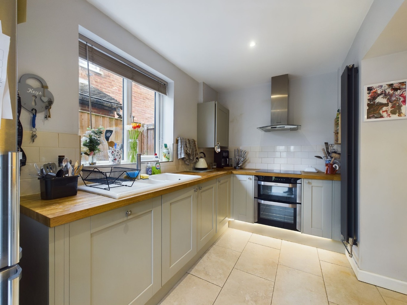 3 bedroom End of Terrace House for sale in Aylesbury