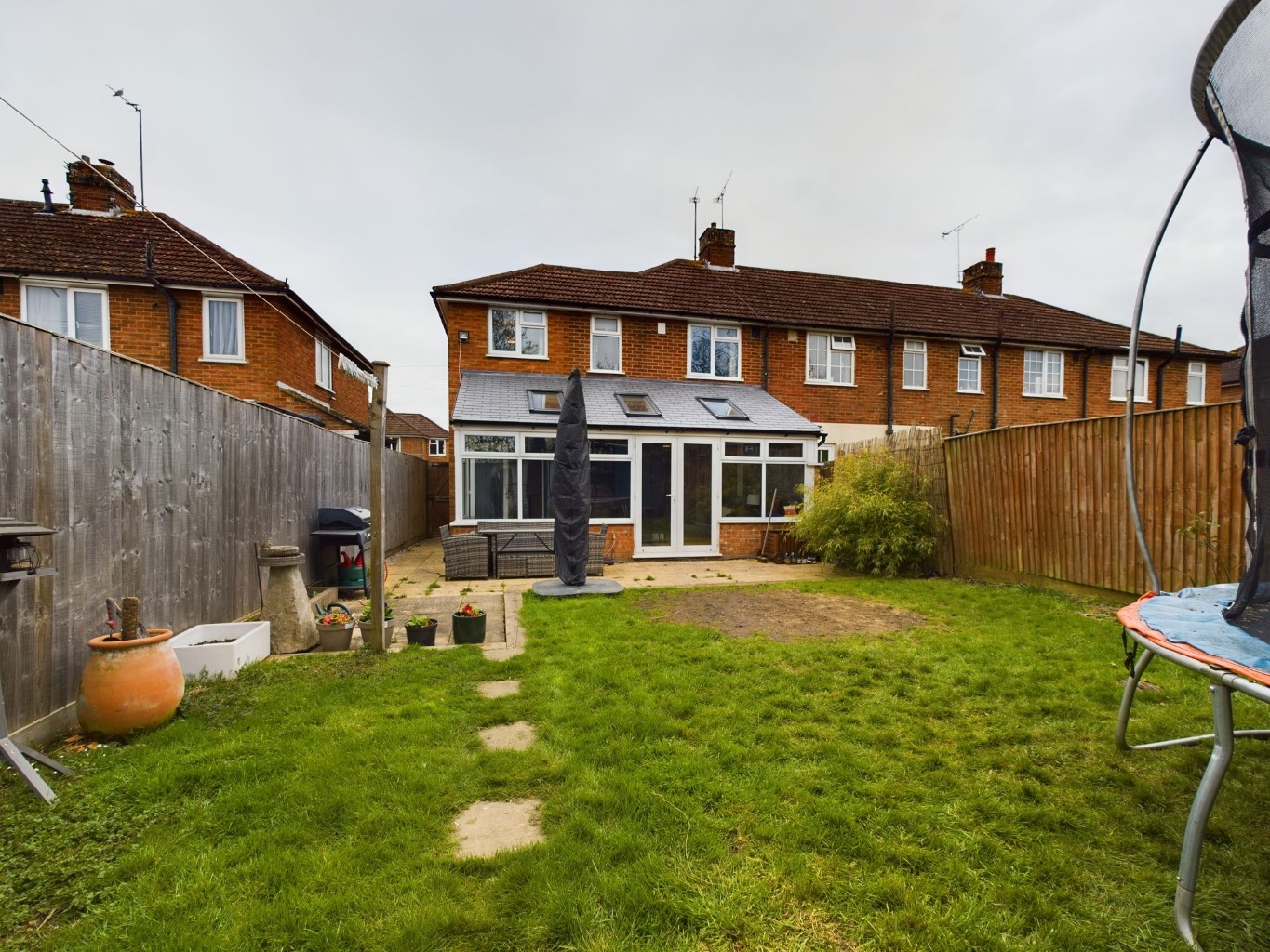 3 bedroom End of Terrace House for sale in Aylesbury