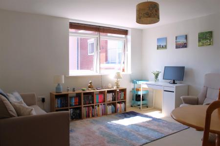 Lounge 2.JPG