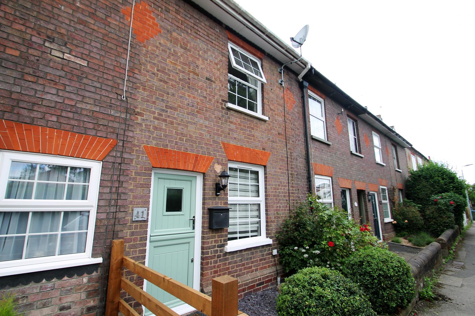 2 bedroom House for sale in Dunstable