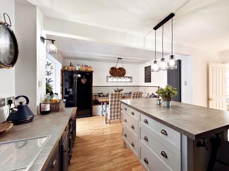 Kitchen/Dining Room