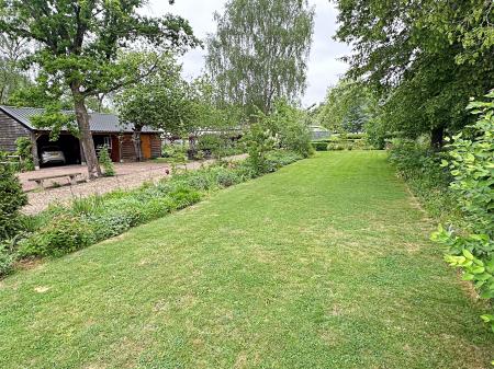 Garden to car port