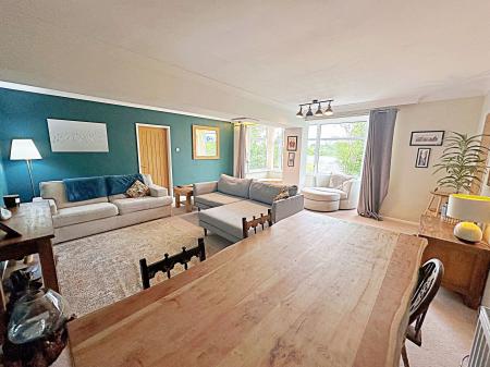Lounge 3