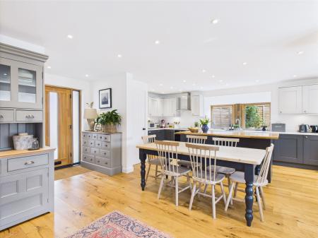 Kitchen 4