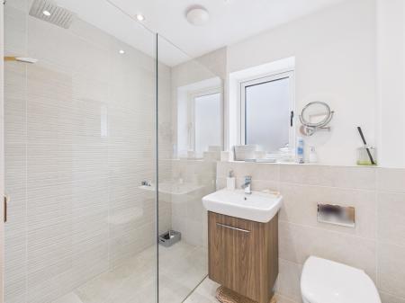 En-suite to bedroom two