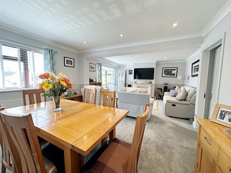 Dining into lounge
