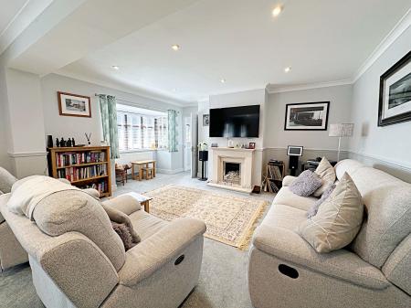 Lounge 2