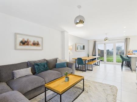 Church Close, Defford